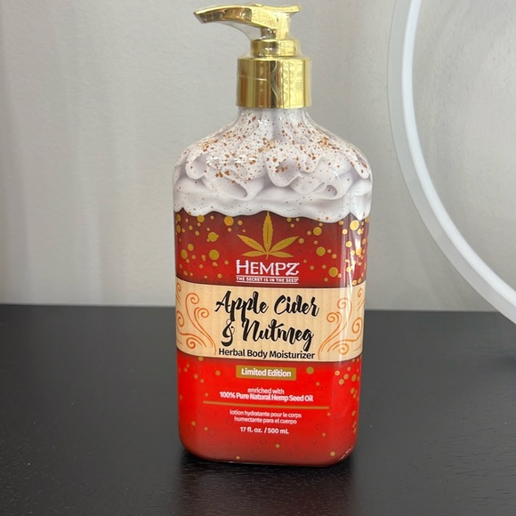 Hempz Other - Hemps Limited Edition Apple Cider and Nutmeg Body Moisturizer